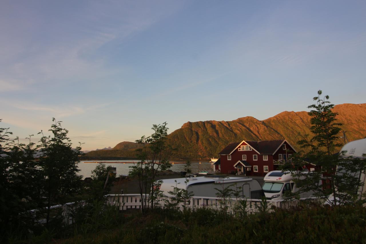Toftenes Sjohuscamping Alsvåg Exterior foto