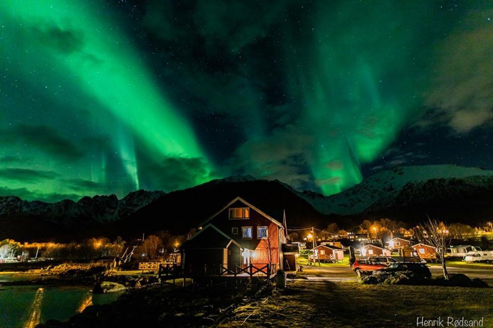 Toftenes Sjohuscamping Alsvåg Exterior foto